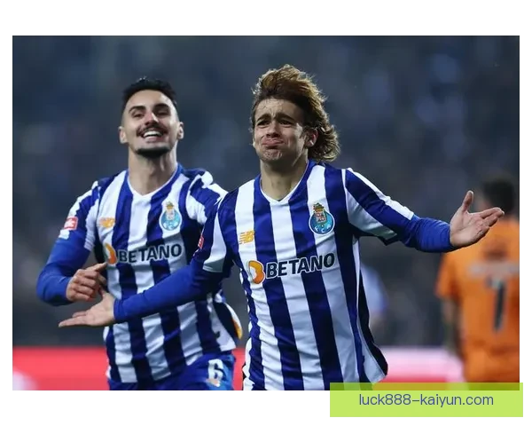 波尔图再度问鼎葡超，续写连冠传奇，状态回暖备受关注。